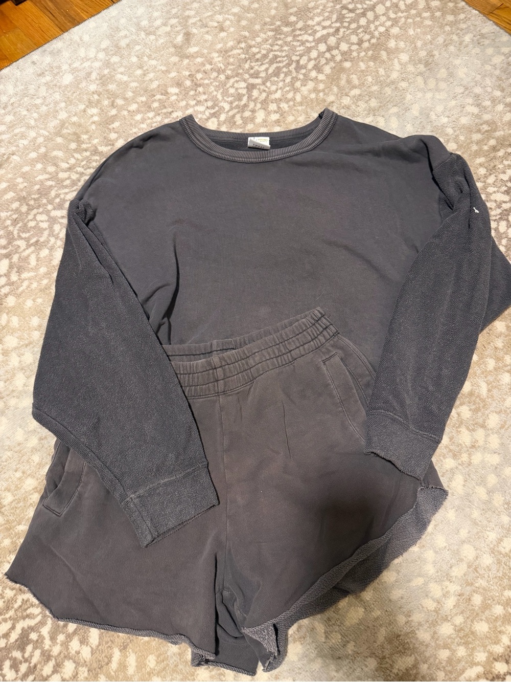 aerie Charcoal color set. Sweatshirt and sweat-shorts